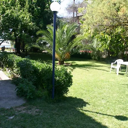 Kantas Apartments Πανδοχείο 5*